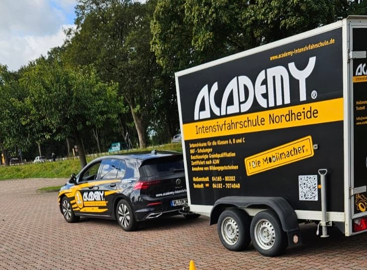 Koch Anhänger mit Türen